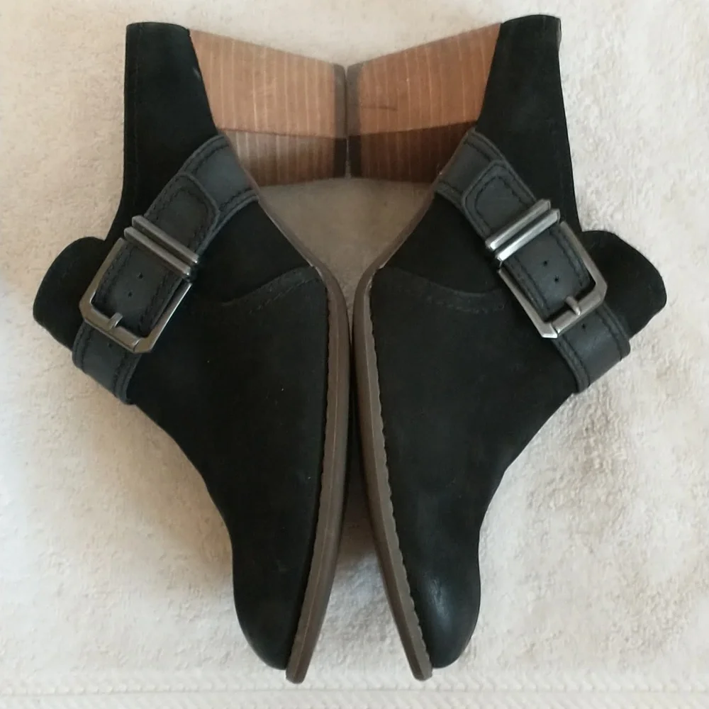 Vionic Black Suede Cheyenne‎ Mule Bootie With Adjustable Strap, Women's Size 8.5